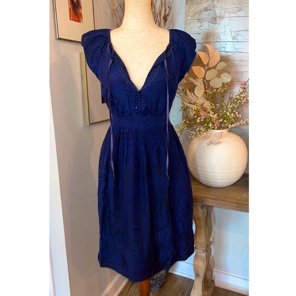 🚫SOLD🚫 Anthropologie Maeve dark navy 100% Silk smocked dress size 4 - Picture 2 of 7